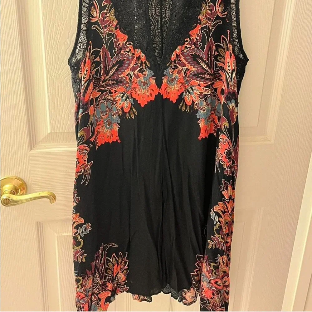 🎉Host Pick🎉 Free People Black Floral 2 Piece Dress - Picture 2 of 7